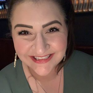 Meet your Posher, Rebecca